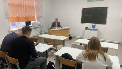 Рөлдік ойын форматында жоғары сынып оқушылары түрлі мамандықтардың өкілдері рөлінде өзін сынап көріп, әр мамандықты таныстырып, олардың таңдалу себептері мен артықшылықтарын дәлелдеп көрсетті.