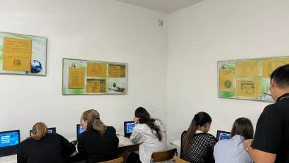 В Казанской ОШ учащиеся 10–11 классов начали проходить компьютерную игру «Қаржы сақшысы».